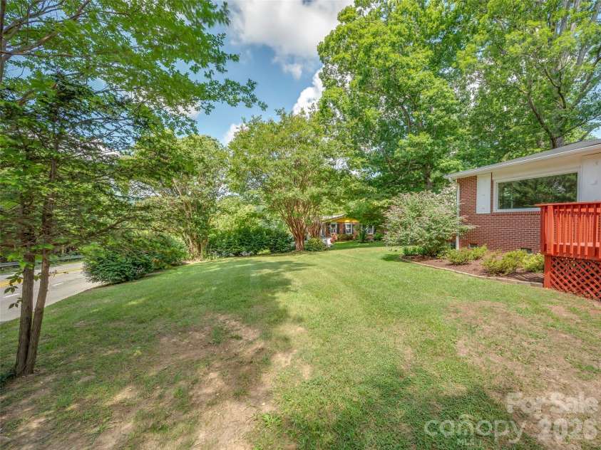 917 Blue Ridge Road, East Flat Rock, NC 28726.  MLS# CAR4402253, YatesRealty ID 41608. 