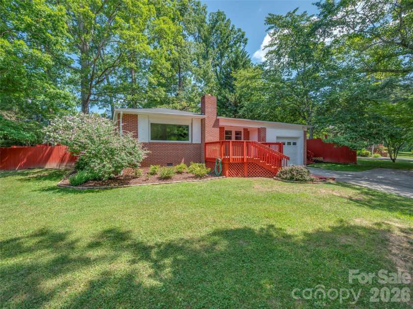 917 Blue Ridge Road, East Flat Rock, NC 28726.  MLS# CAR4402253, YatesRealty ID 41608. 