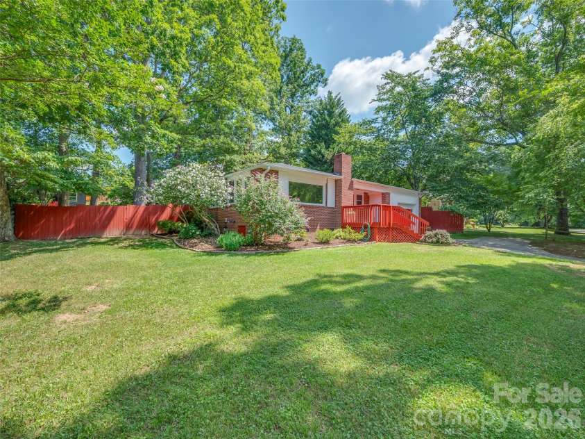 917 Blue Ridge Road, East Flat Rock, NC 28726.  MLS# CAR4402253, YatesRealty ID 41608. 