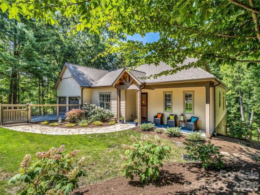 122 Cisco Road, Asheville, NC 28805.  MLS# CAR4400594, YatesRealty ID 41609. 