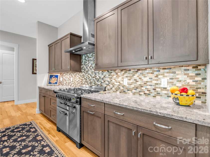 122 Cisco Road, Asheville, NC 28805.  MLS# CAR4400594, YatesRealty ID 41609. 