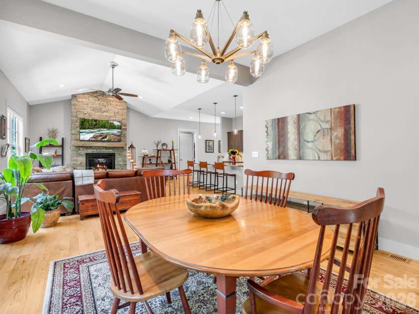 122 Cisco Road, Asheville, NC 28805.  MLS# CAR4400594, YatesRealty ID 41609. 