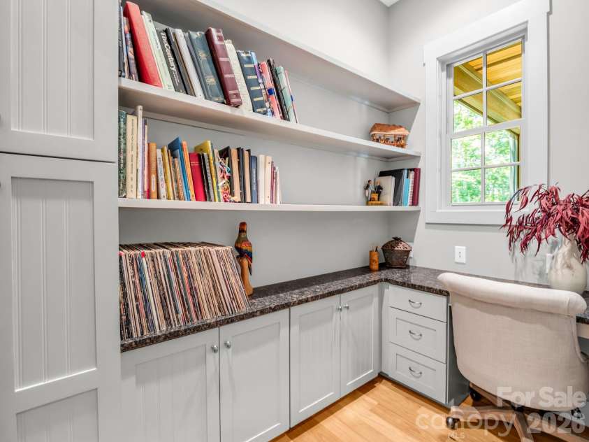 122 Cisco Road, Asheville, NC 28805.  MLS# CAR4400594, YatesRealty ID 41609. Cozy office on main level