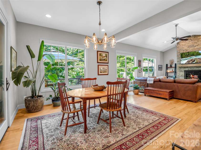122 Cisco Road, Asheville, NC 28805.  MLS# CAR4400594, YatesRealty ID 41609. Large dining area