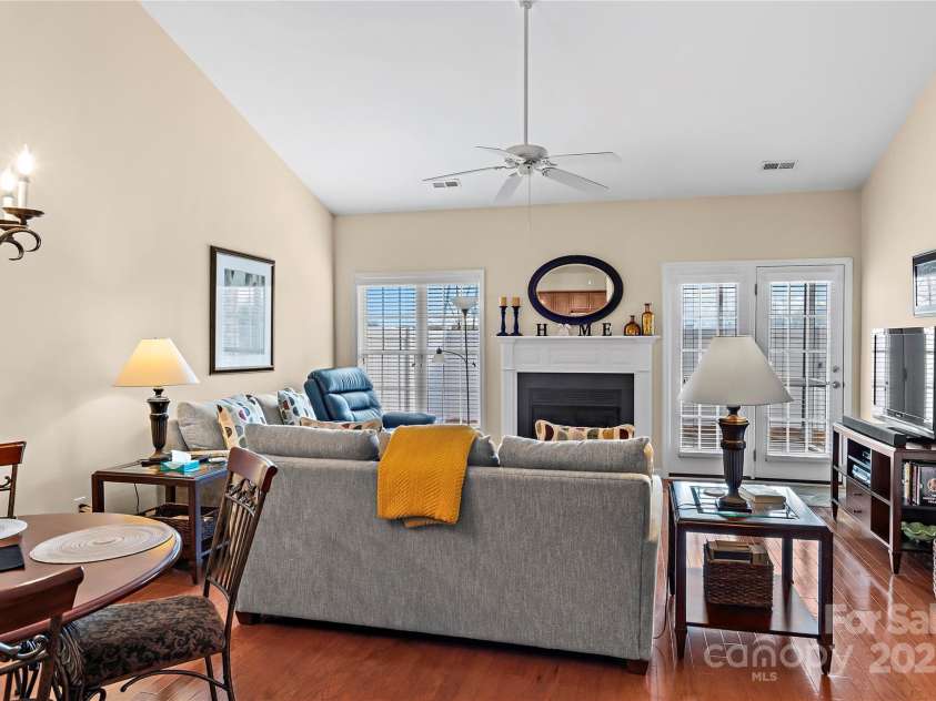302 Pelican Lane, Clemmons, NC 27012.  MLS# CAR4240695, YatesRealty ID 4161. 