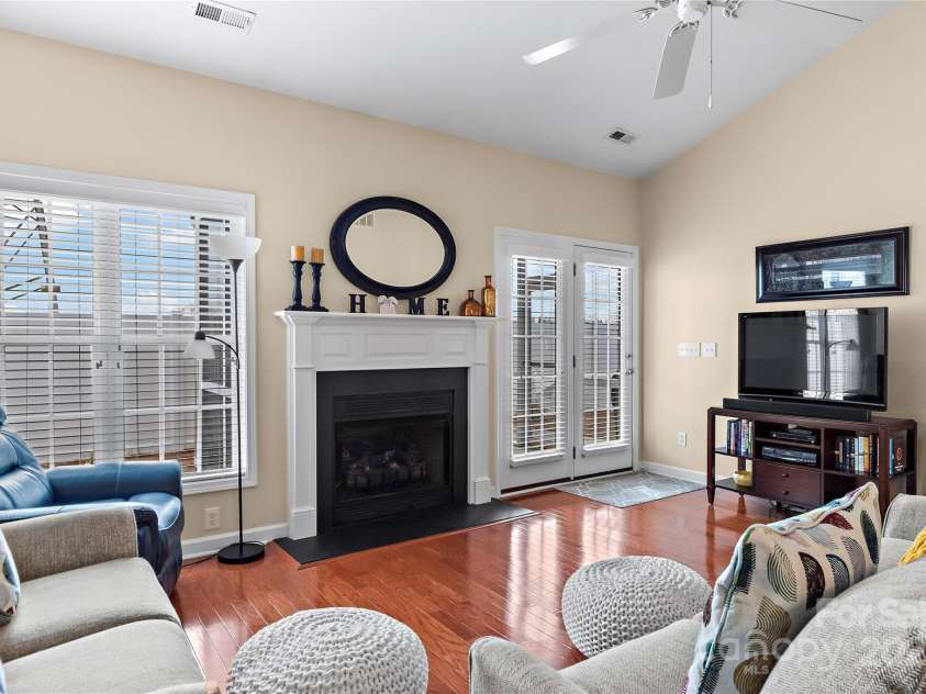 302 Pelican Lane, Clemmons, NC 27012.  MLS# CAR4240695, YatesRealty ID 4161. 