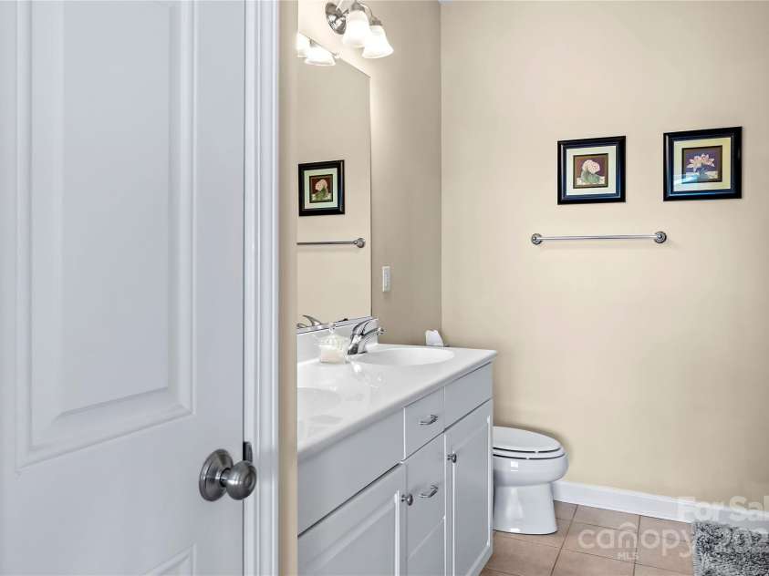 302 Pelican Lane, Clemmons, NC 27012.  MLS# CAR4240695, YatesRealty ID 4161. 