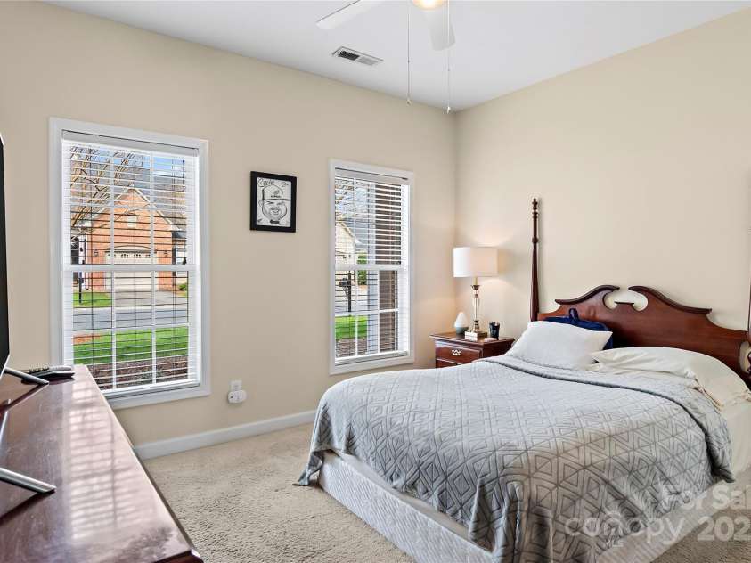 302 Pelican Lane, Clemmons, NC 27012.  MLS# CAR4240695, YatesRealty ID 4161. 