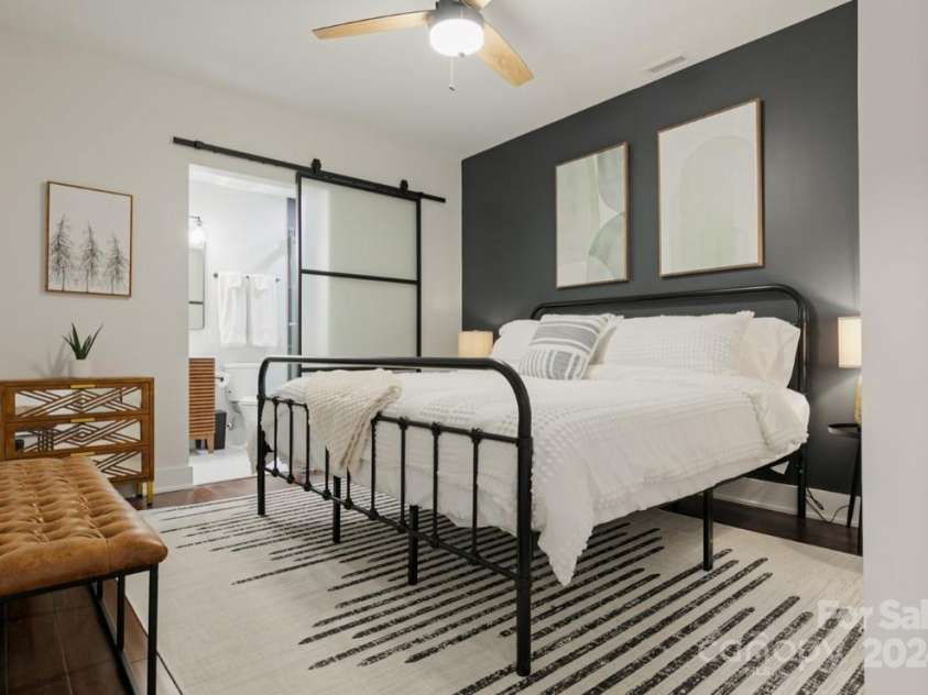 122 College Street, Asheville, NC 28801.  MLS# CAR4208358, YatesRealty ID 4162. 