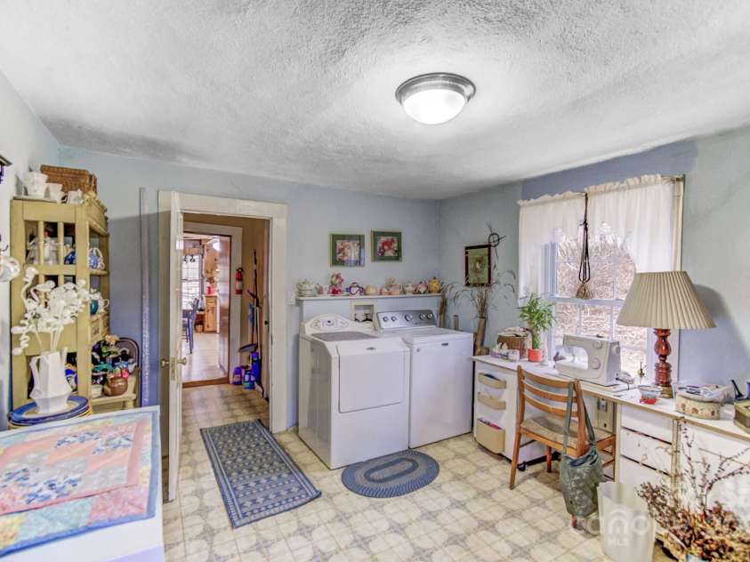 4 Morgan Branch Road, Candler, NC 28715.  MLS# CAR4225201, YatesRealty ID 4162. 
