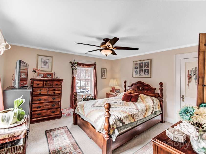 4 Morgan Branch Road, Candler, NC 28715.  MLS# CAR4225201, YatesRealty ID 4162. 