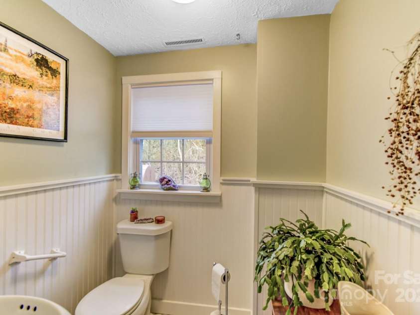 4 Morgan Branch Road, Candler, NC 28715.  MLS# CAR4225201, YatesRealty ID 4162. 