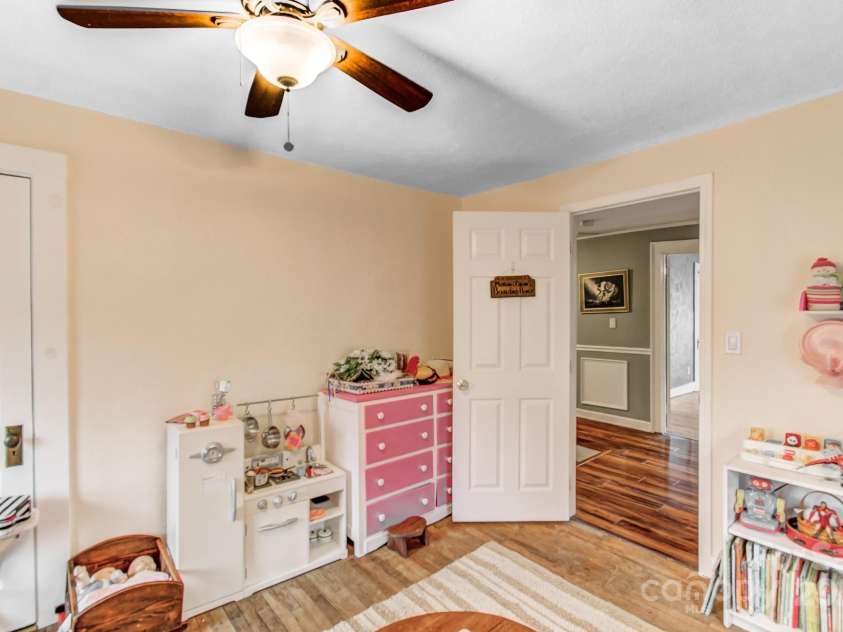 4 Morgan Branch Road, Candler, NC 28715.  MLS# CAR4225201, YatesRealty ID 4162. 