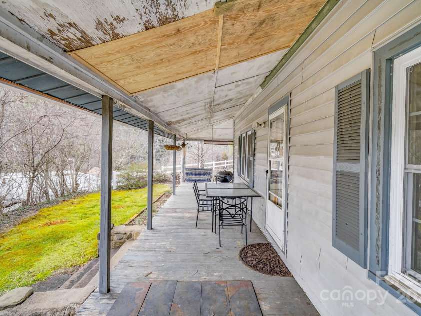 4 Morgan Branch Road, Candler, NC 28715.  MLS# CAR4225201, YatesRealty ID 4162. 