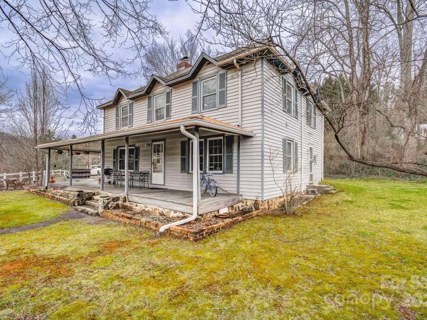4 Morgan Branch Road, Candler, NC 28715.  MLS# CAR4225201, YatesRealty ID 4162. 