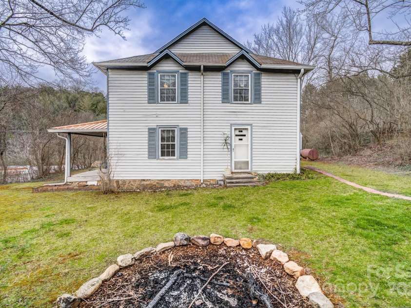 4 Morgan Branch Road, Candler, NC 28715.  MLS# CAR4225201, YatesRealty ID 4162. 