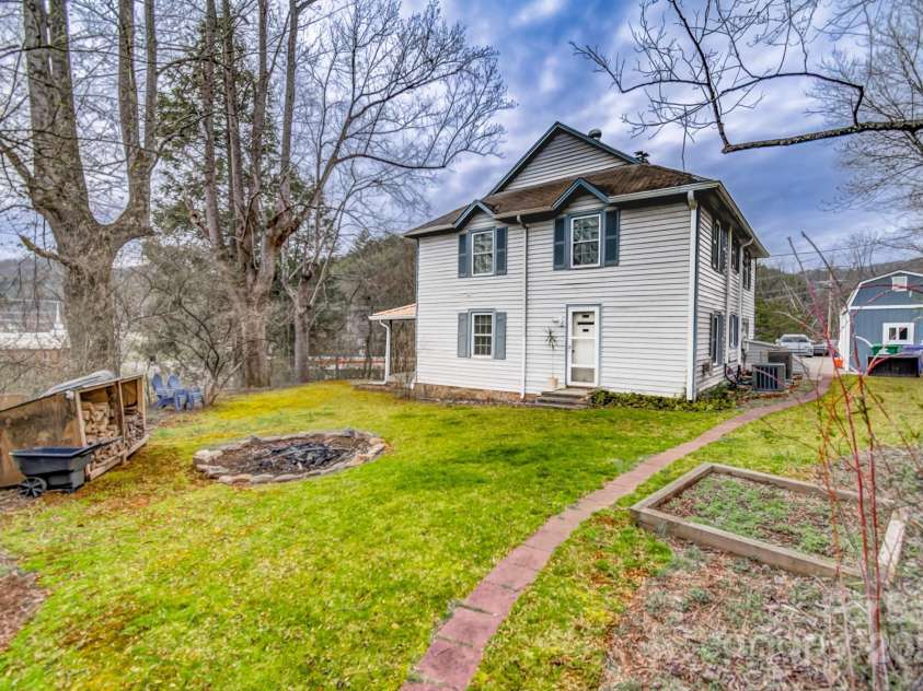 4 Morgan Branch Road, Candler, NC 28715.  MLS# CAR4225201, YatesRealty ID 4162. 