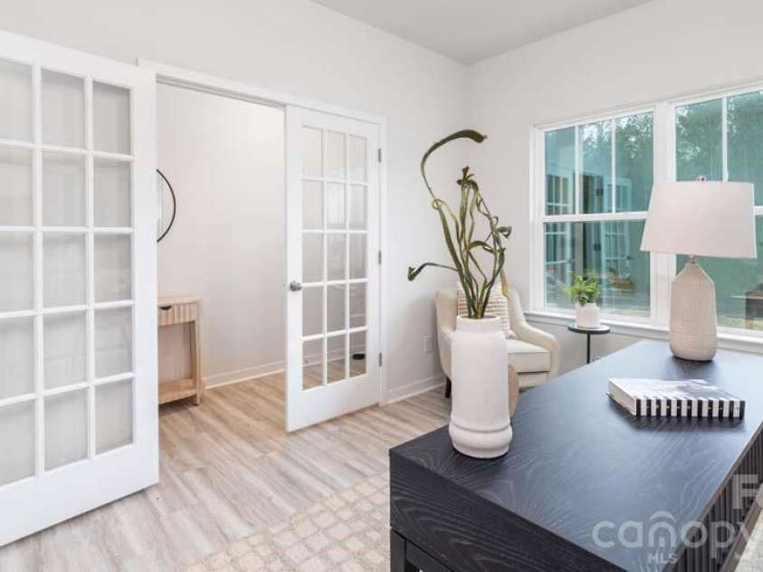 5128 Parker Forest Road, Charlotte, NC 28215.  MLS# CAR4397202, YatesRealty ID 41620. 