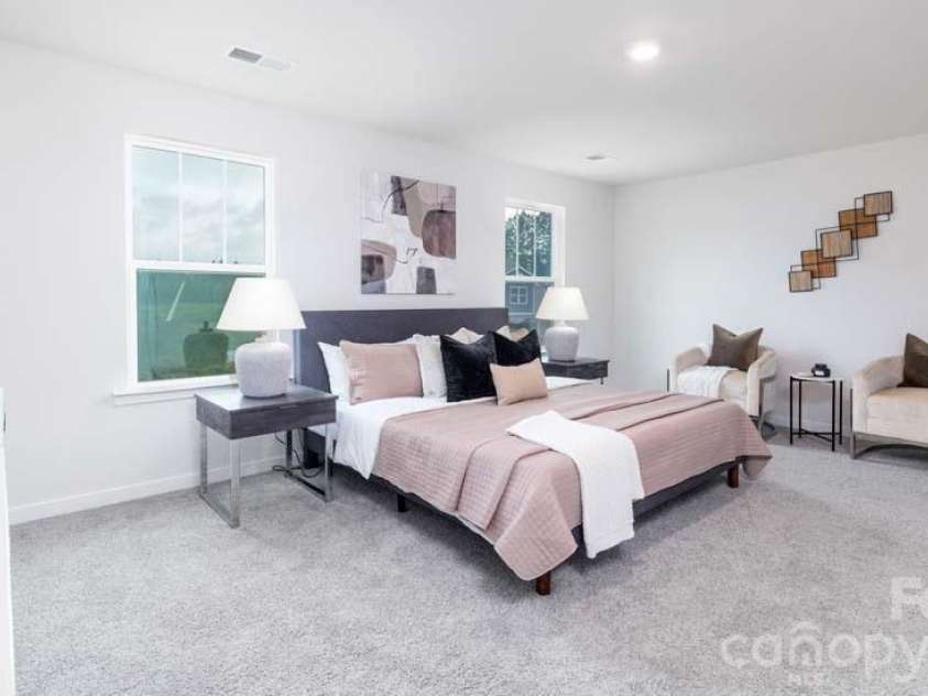 5128 Parker Forest Road, Charlotte, NC 28215.  MLS# CAR4397202, YatesRealty ID 41620. 