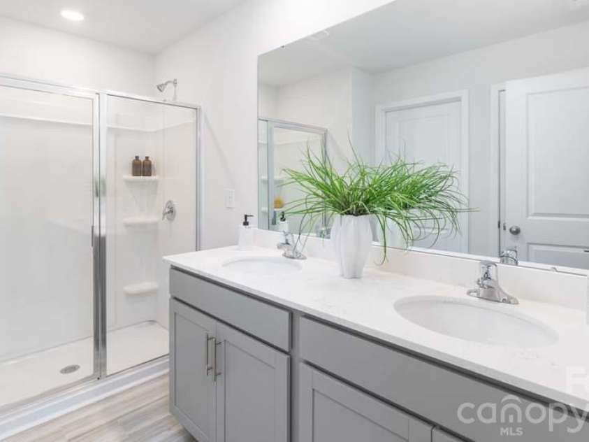 5128 Parker Forest Road, Charlotte, NC 28215.  MLS# CAR4397202, YatesRealty ID 41620. 