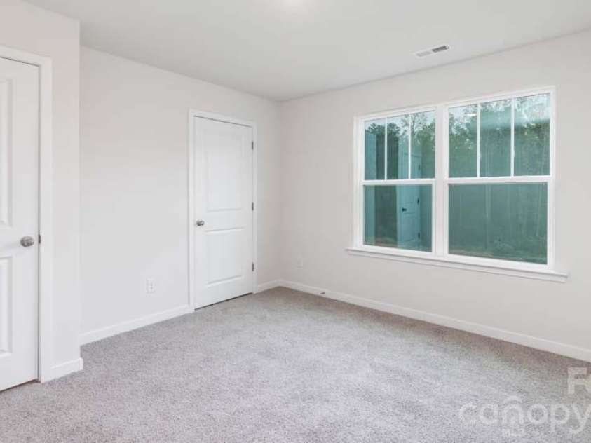 5128 Parker Forest Road, Charlotte, NC 28215.  MLS# CAR4397202, YatesRealty ID 41620. 