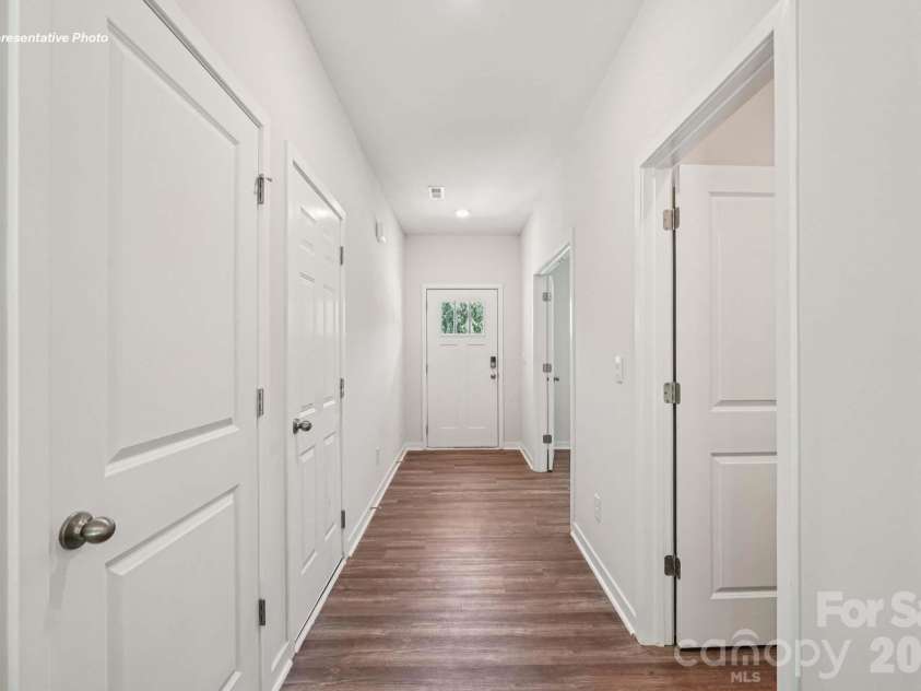 5124 Parker Forest Road, Charlotte, NC 28215.  MLS# CAR4397206, YatesRealty ID 41621. 