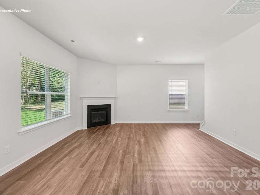 5124 Parker Forest Road, Charlotte, NC 28215.  MLS# CAR4397206, YatesRealty ID 41621. 