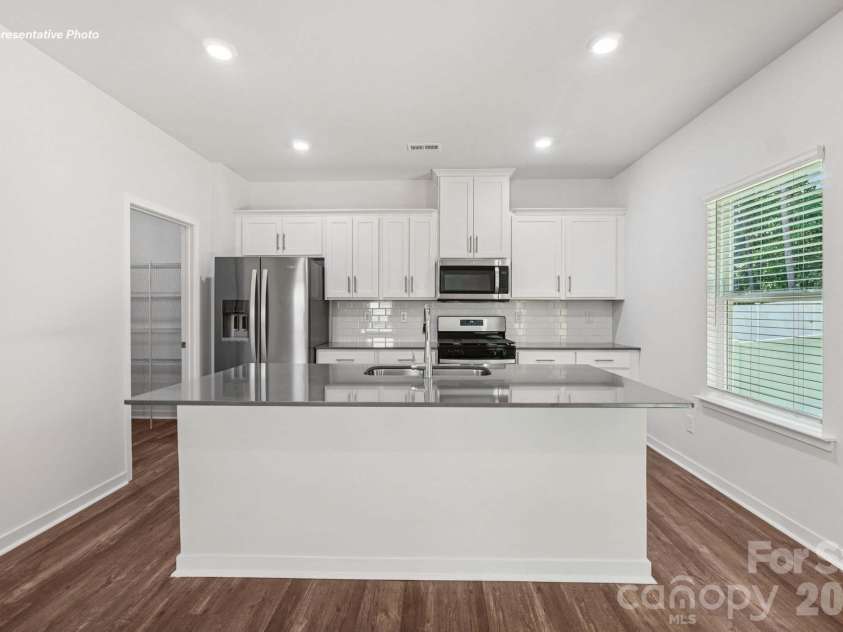 5124 Parker Forest Road, Charlotte, NC 28215.  MLS# CAR4397206, YatesRealty ID 41621. 
