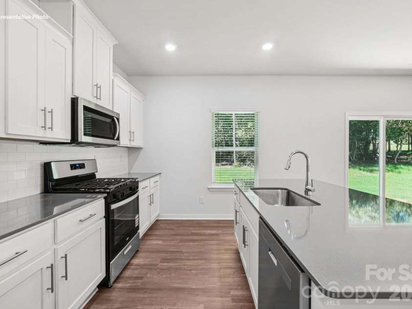 5124 Parker Forest Road, Charlotte, NC 28215.  MLS# CAR4397206, YatesRealty ID 41621. 