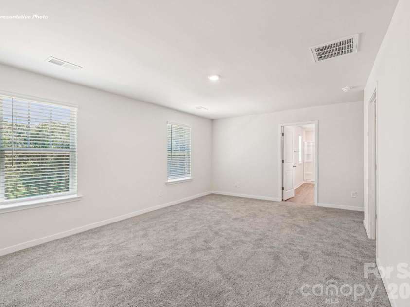 5124 Parker Forest Road, Charlotte, NC 28215.  MLS# CAR4397206, YatesRealty ID 41621. 