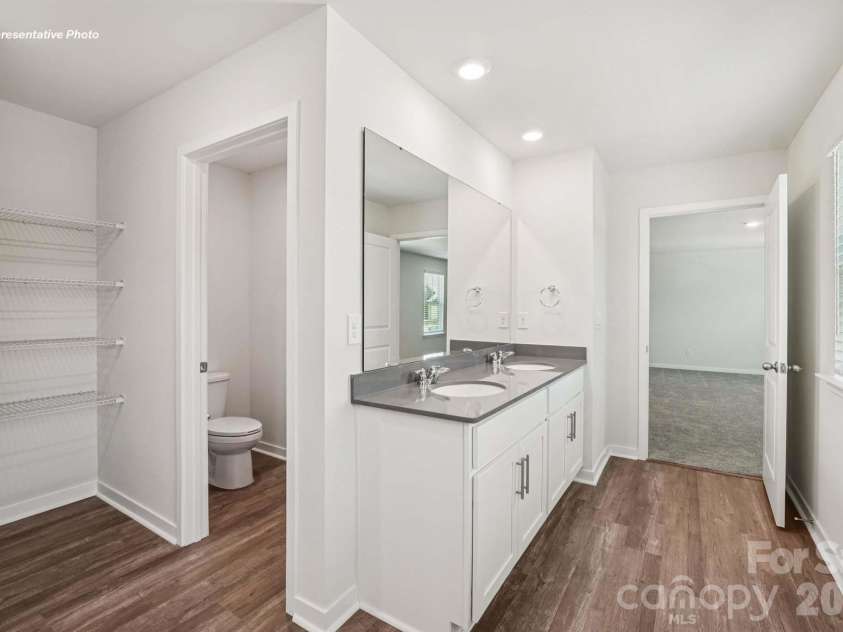 5124 Parker Forest Road, Charlotte, NC 28215.  MLS# CAR4397206, YatesRealty ID 41621. 