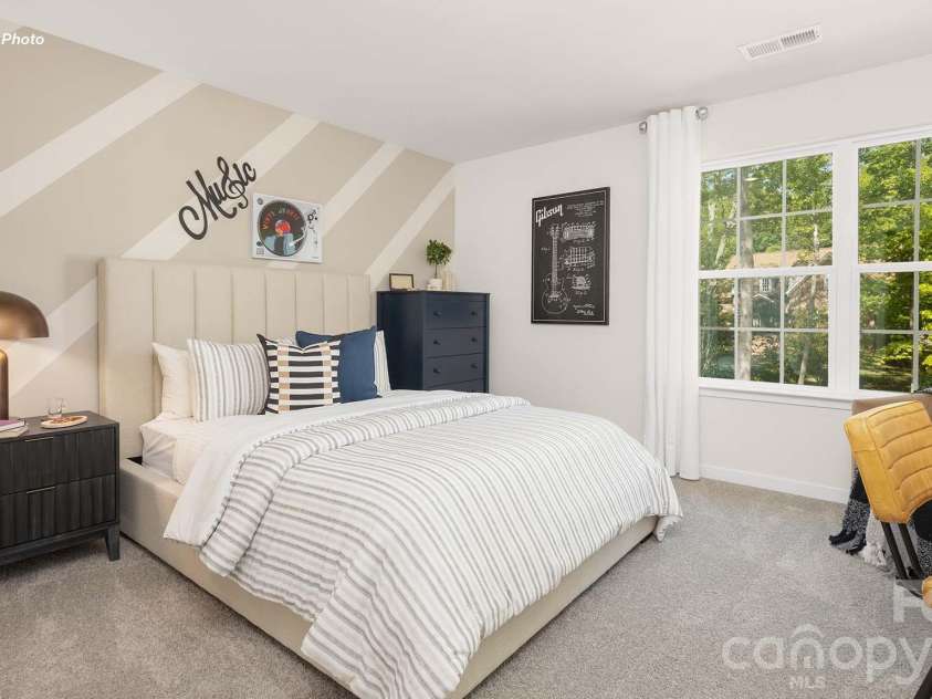 5112 Parker Forest Road, Charlotte, NC 28215.  MLS# CAR4397214, YatesRealty ID 41622. 
