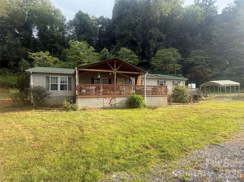 828 Henson Cove Road, Canton, NC 28716.  MLS# CAR4406572, YatesRealty ID 41624. 