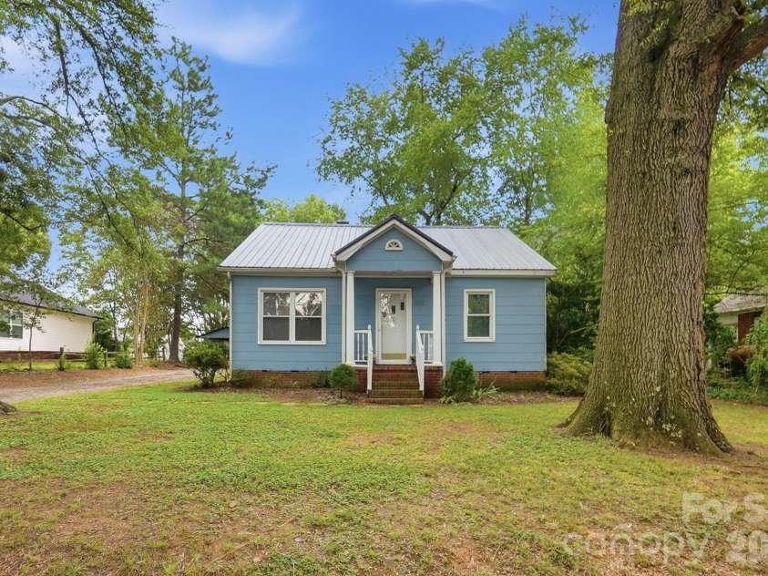 419 Jackson Street, Albemarle, NC 28001.  MLS# CAR4408886, YatesRealty ID 41626. 