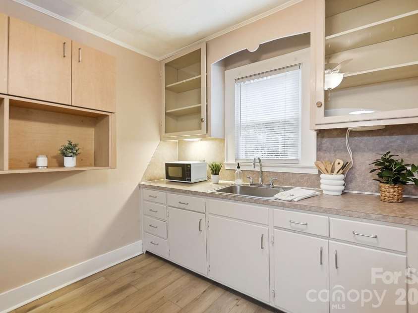 419 Jackson Street, Albemarle, NC 28001.  MLS# CAR4408886, YatesRealty ID 41626. Kitchen