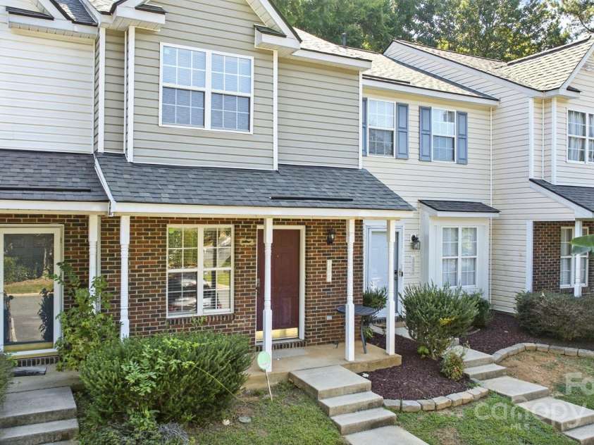 7553 Petrea Lane, Charlotte, NC 28227.  MLS# CAR4301006, YatesRealty ID 41629. 