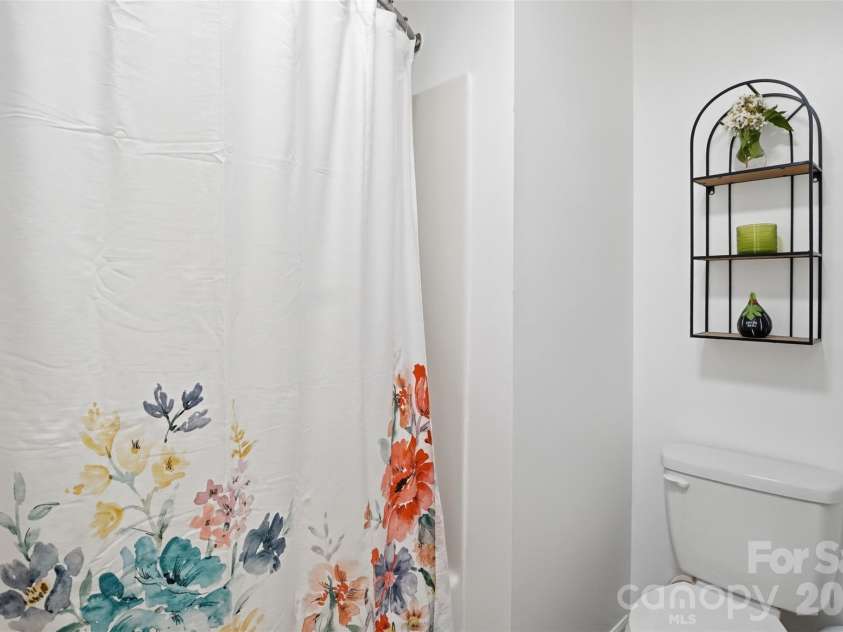 918 Tirzah Road, York, SC 29745.  MLS# CAR4407415, YatesRealty ID 41629. Primary Bathroom