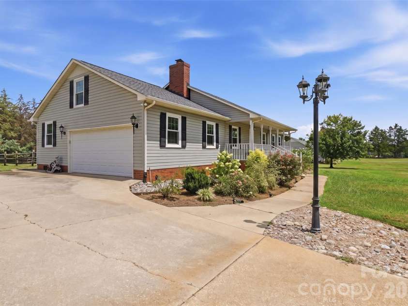 918 Tirzah Road, York, SC 29745.  MLS# CAR4407415, YatesRealty ID 41629. Side Load 2-Car Garage