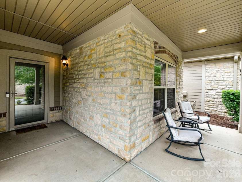 4415 Parkgate Drive, Matthews, NC 28105.  MLS# CAR4403700, YatesRealty ID 41630. 