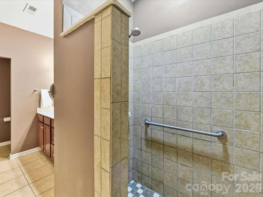 4415 Parkgate Drive, Matthews, NC 28105.  MLS# CAR4403700, YatesRealty ID 41630. 