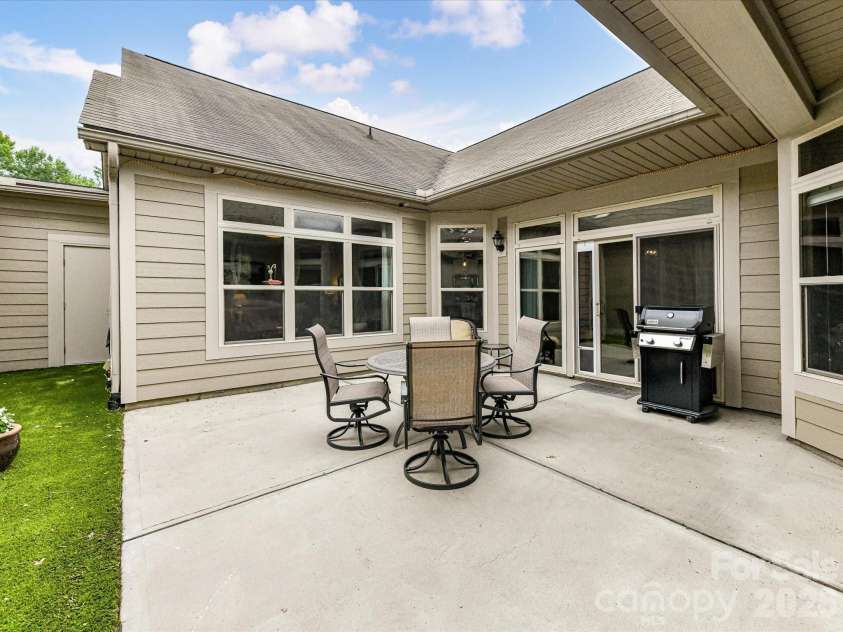 4415 Parkgate Drive, Matthews, NC 28105.  MLS# CAR4403700, YatesRealty ID 41630. 