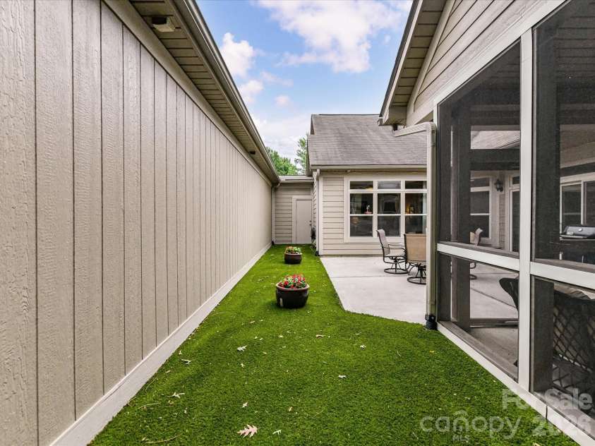 4415 Parkgate Drive, Matthews, NC 28105.  MLS# CAR4403700, YatesRealty ID 41630. 