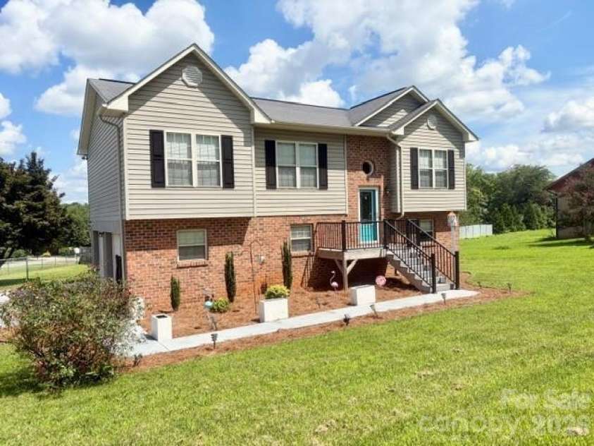 362 Mt Herman Road, Hudson, NC 28638.  MLS# CAR4410654, YatesRealty ID 41631. Affordable/great location/wonderful condition