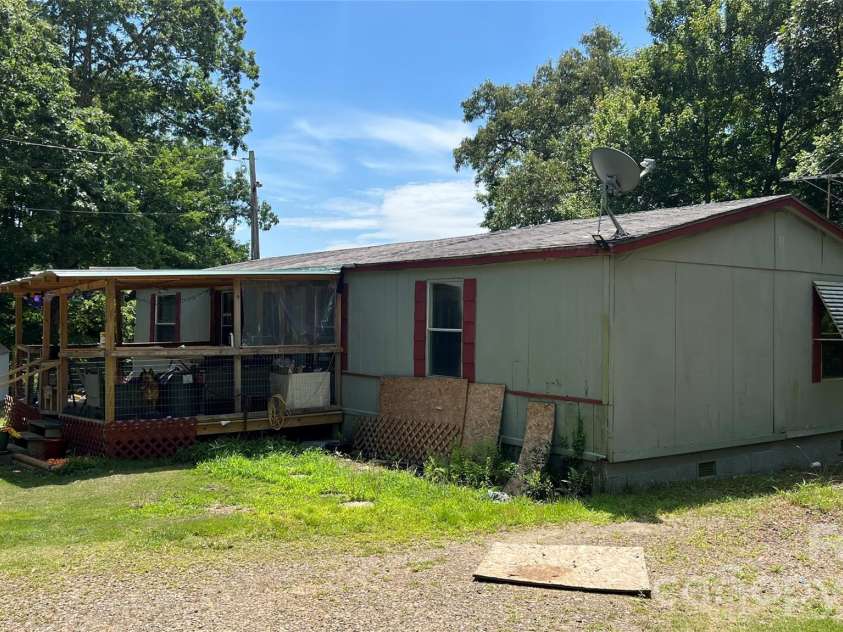 236 Forest Lane, Murphy, NC 28906.  MLS# CAR4402245, YatesRealty ID 41632. 