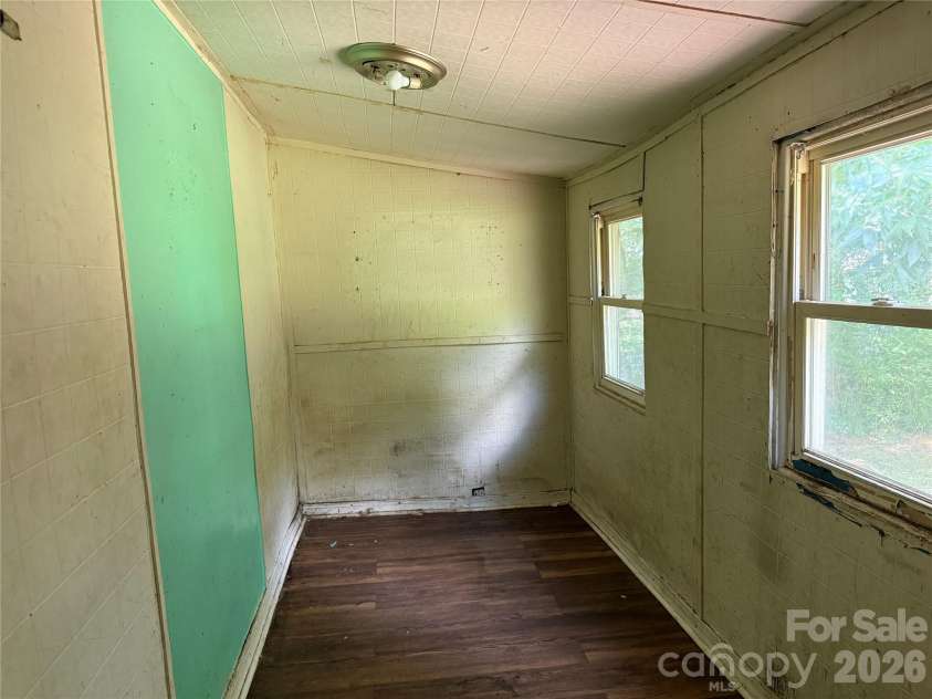 712 Myrtle Street, Gastonia, NC 28052.  MLS# CAR4410939, YatesRealty ID 41633. 