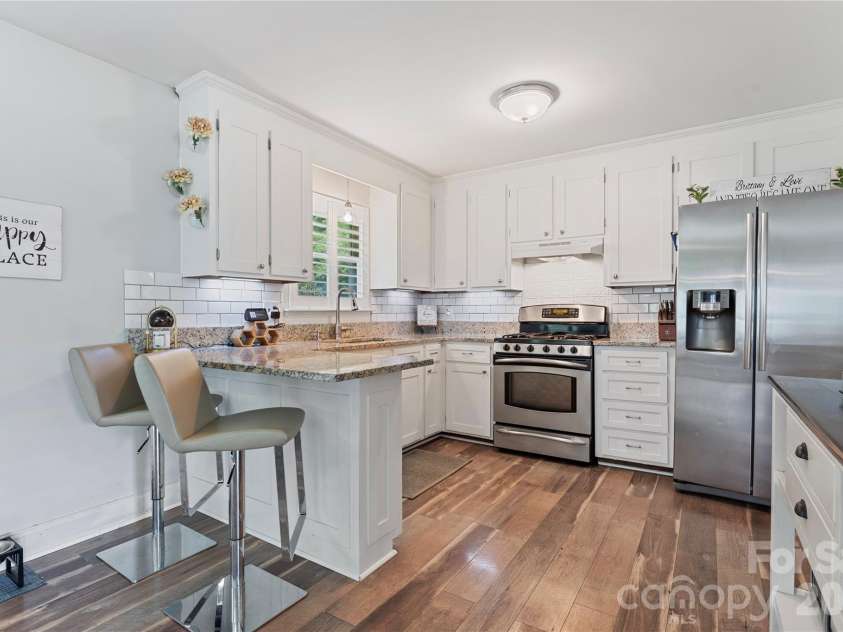 505 Amon Lane, Pineville, NC 28134.  MLS# CAR4407845, YatesRealty ID 41635. Updated Kitchen