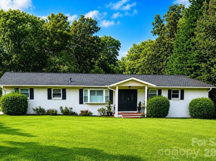 505 Amon Lane, Pineville, NC 28134.  MLS# CAR4407845, YatesRealty ID 41635. Welcome Home!
