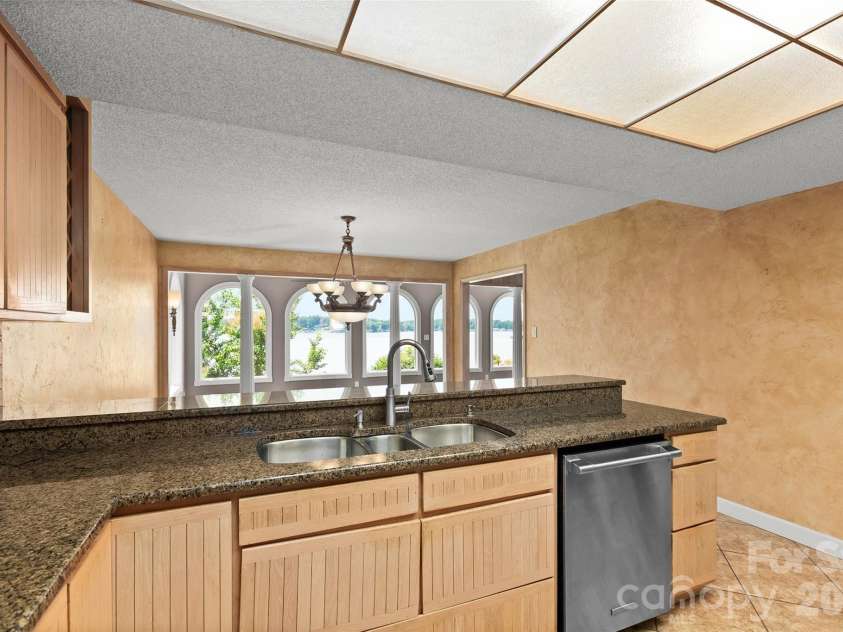 248 Periwinkle Lane, Lexington, NC 27292.  MLS# CAR4408783, YatesRealty ID 41636. 