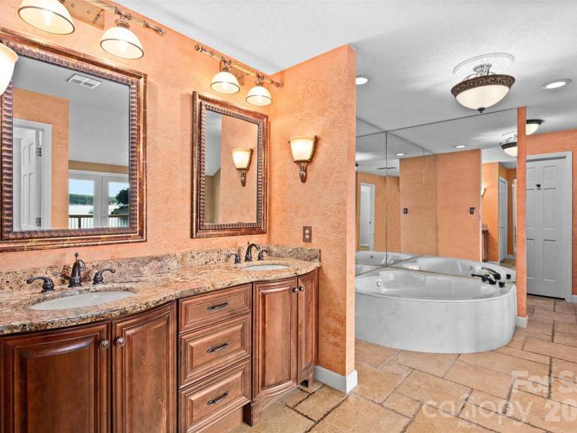 248 Periwinkle Lane, Lexington, NC 27292.  MLS# CAR4408783, YatesRealty ID 41636. 