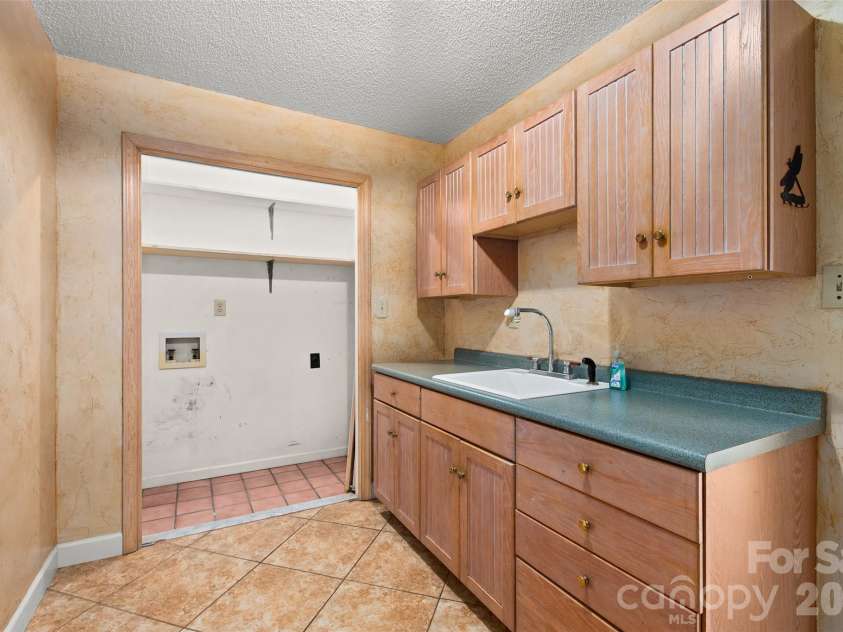 248 Periwinkle Lane, Lexington, NC 27292.  MLS# CAR4408783, YatesRealty ID 41636. 